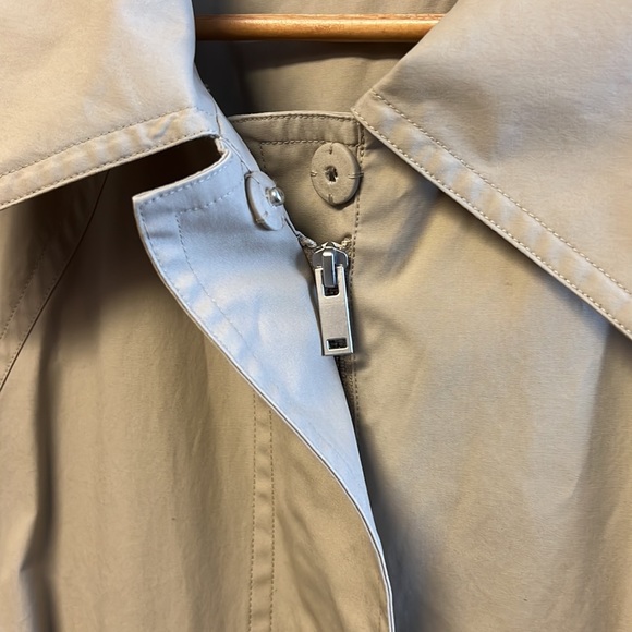 COS Bubble bottom trench coat - Picture 8 of 10